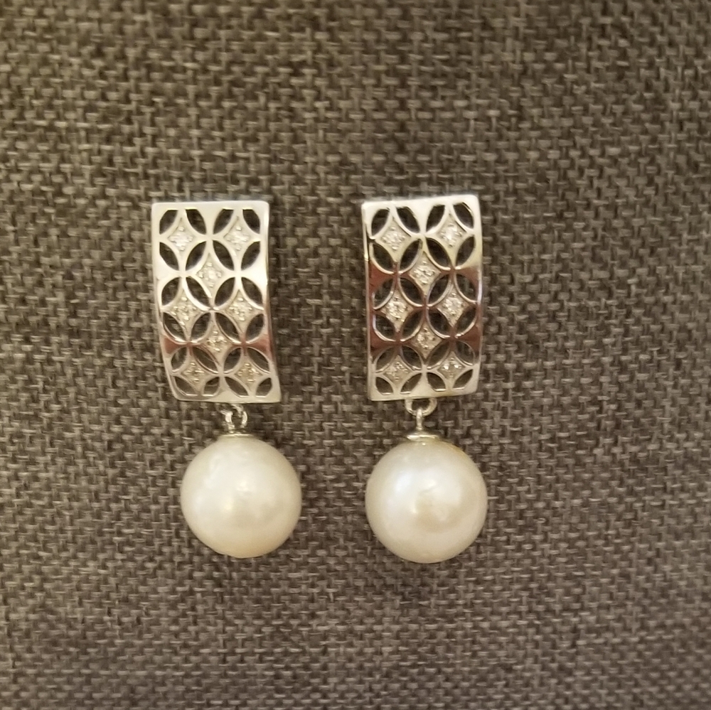 Drop earrings